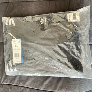 Adidas xs cropped hoodie